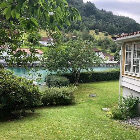 Stryn - House By The River Bagian luar foto