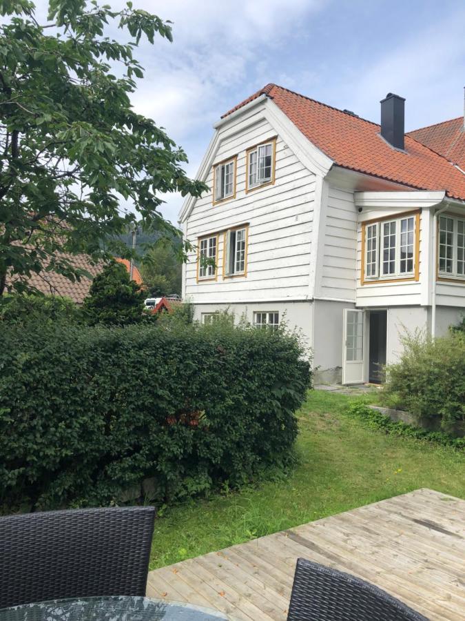 Stryn - House By The River Bagian luar foto