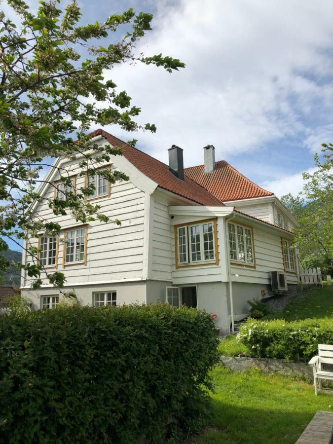 Stryn - House By The River Bagian luar foto